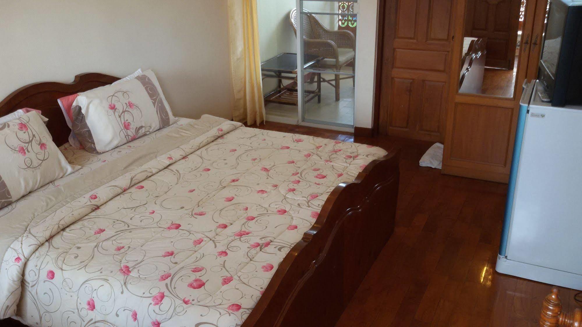 Your House 3 Guest House Chiang Mai Bagian luar foto