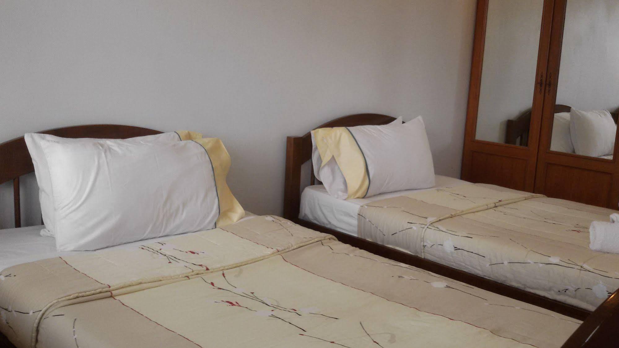 Your House 3 Guest House Chiang Mai Bagian luar foto